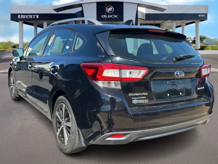 2019 Subaru Impreza Premium photo 1