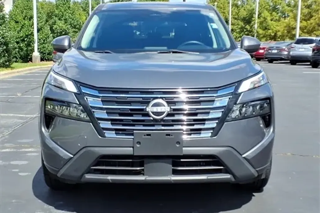 2024 Nissan Rogue SV photo 1