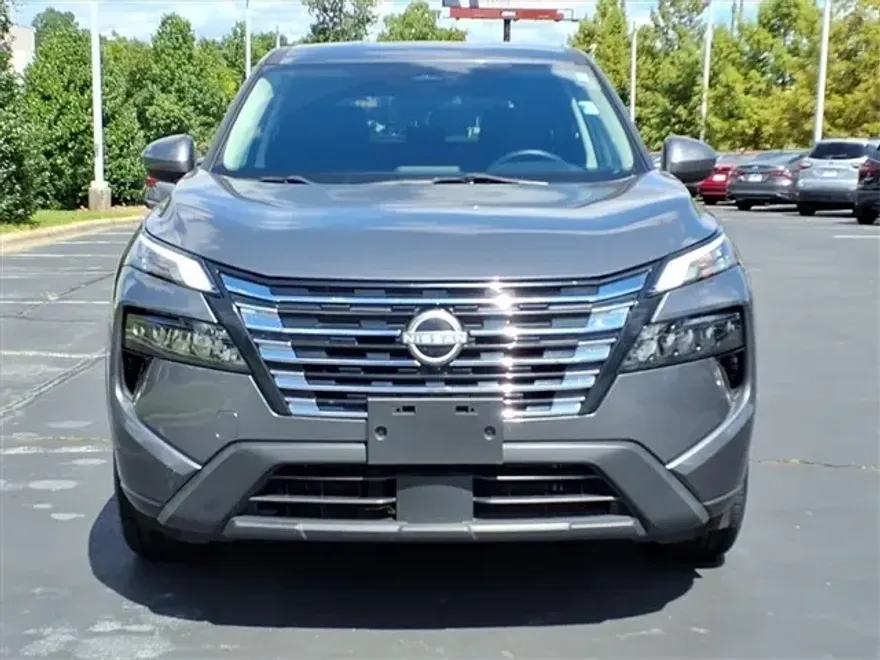 2024 Nissan Rogue SV photo 1