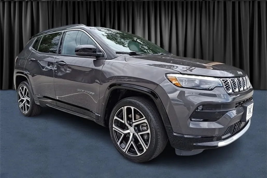 2024 Jeep Compass Limited photo 1