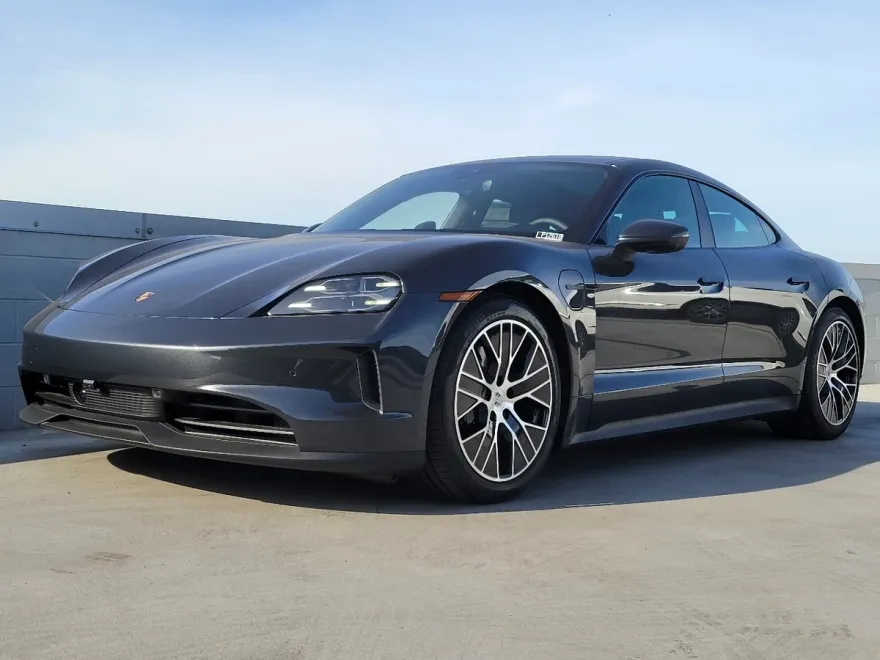 2025 Porsche Taycan 4S photo 1