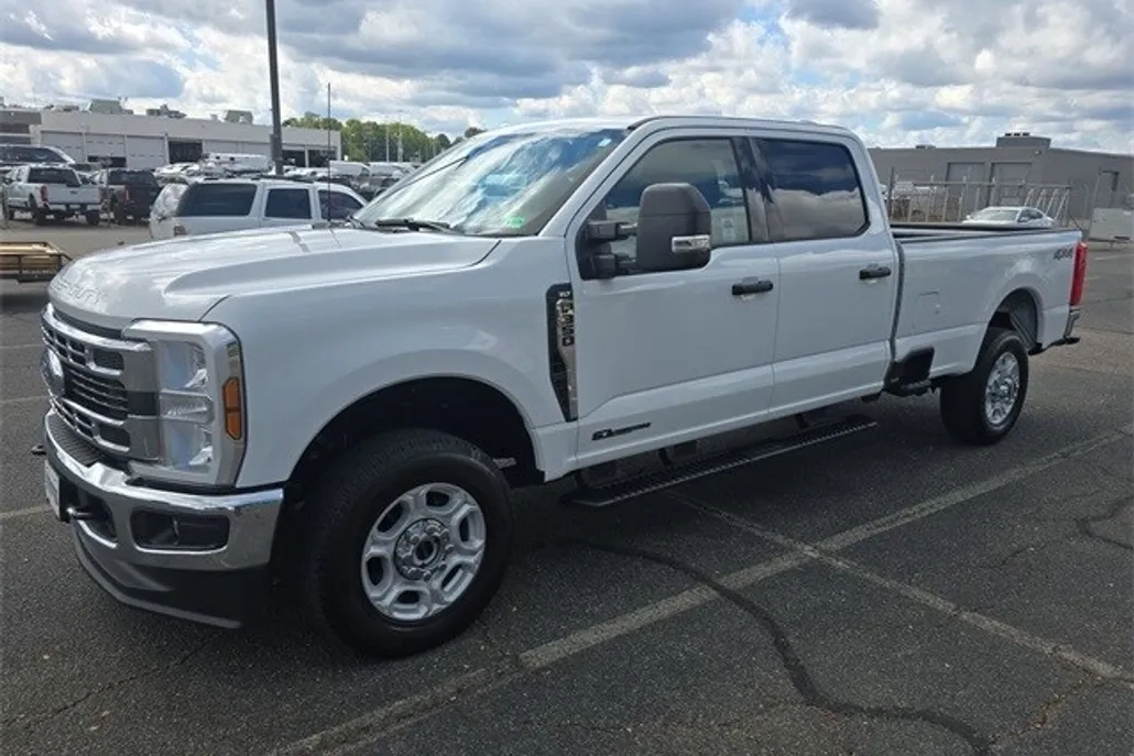 2025 Ford F-350 photo 1