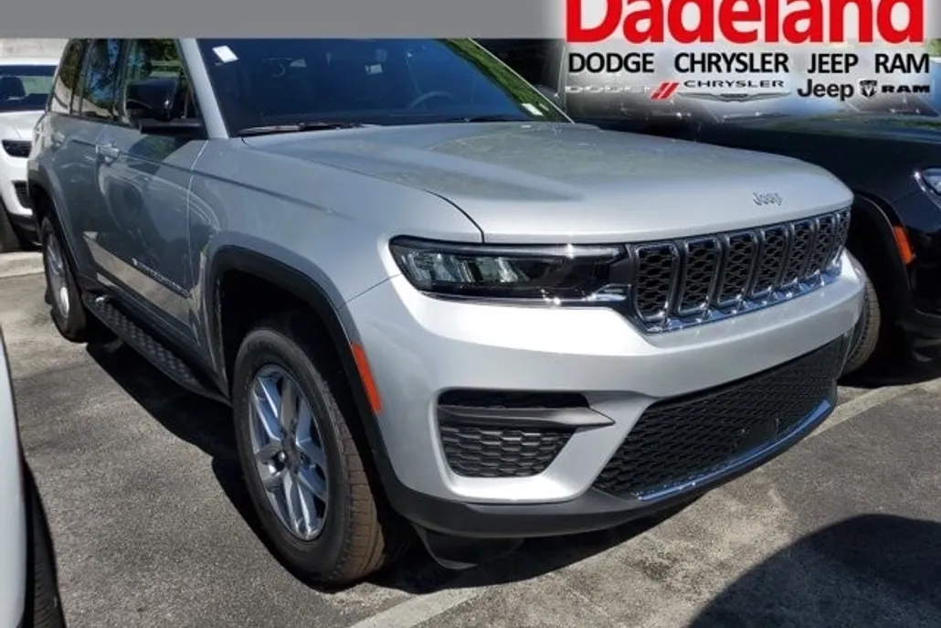 2024 Jeep Grand Cherokee Laredo X photo 1