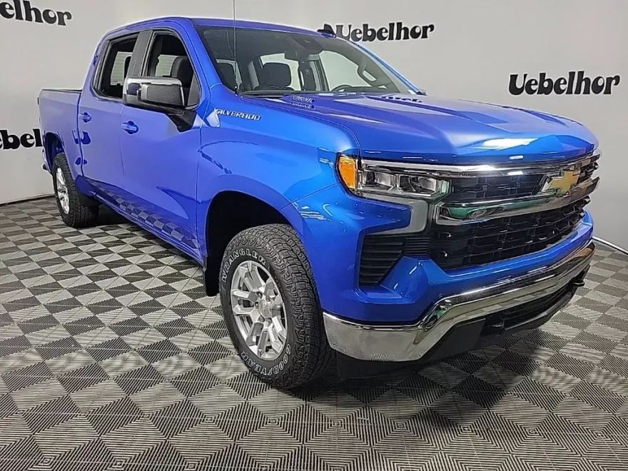 2025 Chevrolet Silverado 1500 LT photo 1