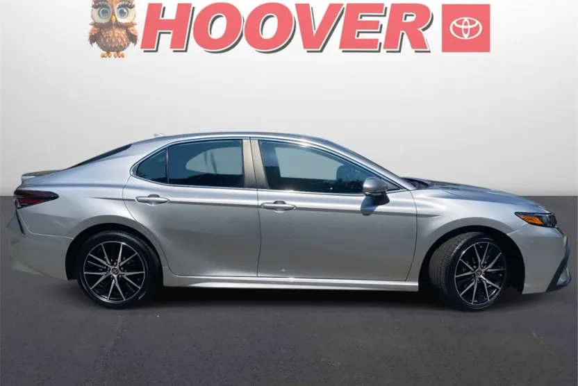 2024 Toyota Camry SE photo 1