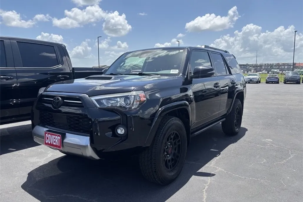 2023 Toyota 4Runner TRD Off-Road Premium photo 1