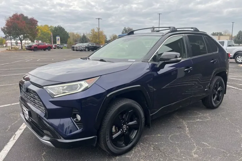 2021 Toyota RAV4 Hybrid XSE photo 1