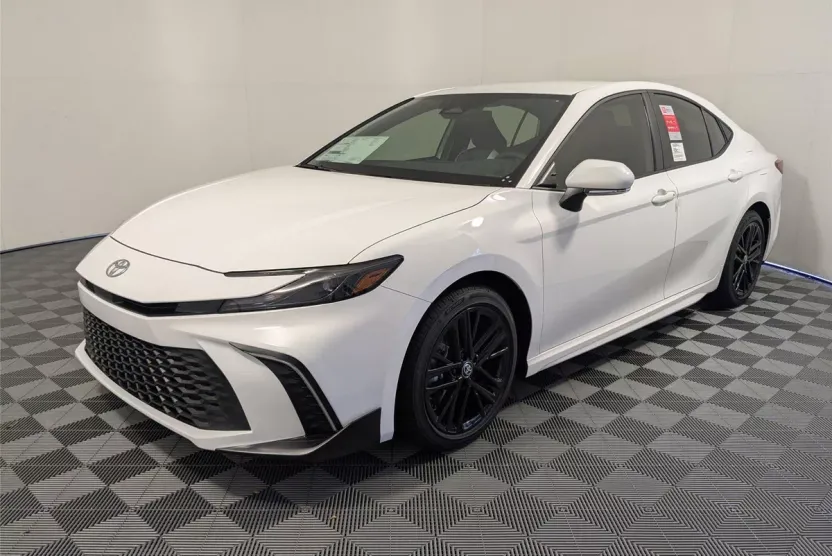 2026 Toyota Camry SE photo 1