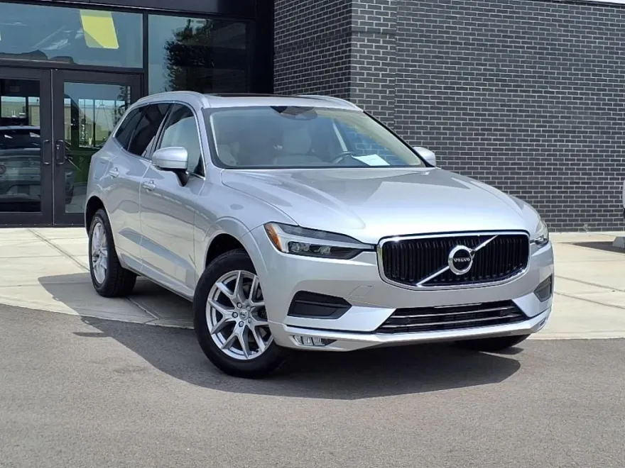 2021 Volvo XC60 T5 Momentum photo 1