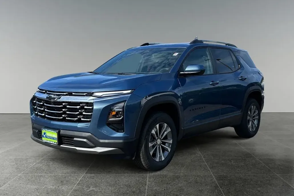 2025 Chevrolet Equinox LT photo 1