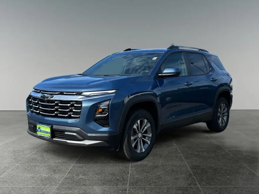 2025 Chevrolet Equinox LT photo 1