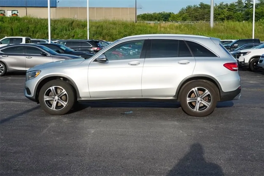 2017 Mercedes Benz GLC 300 photo 1