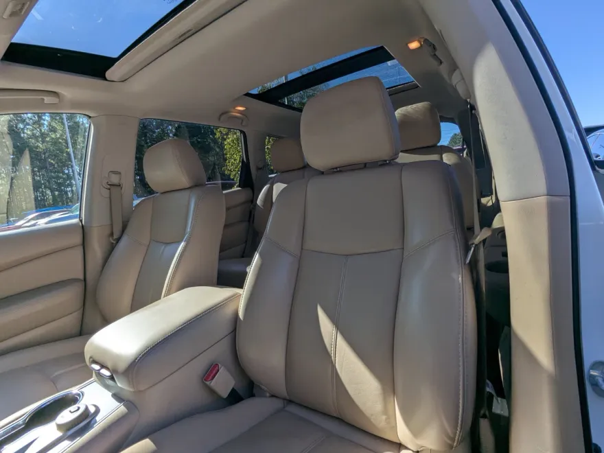 2018 Nissan Pathfinder 4x4 SL photo 1