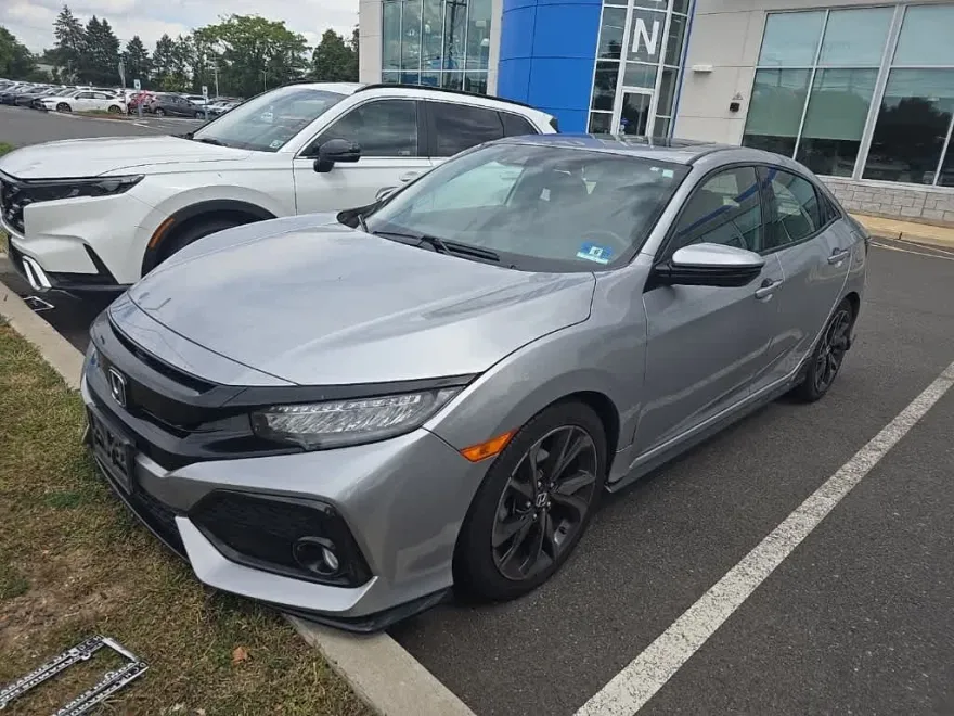 2017 Honda Civic Sport Touring photo 1