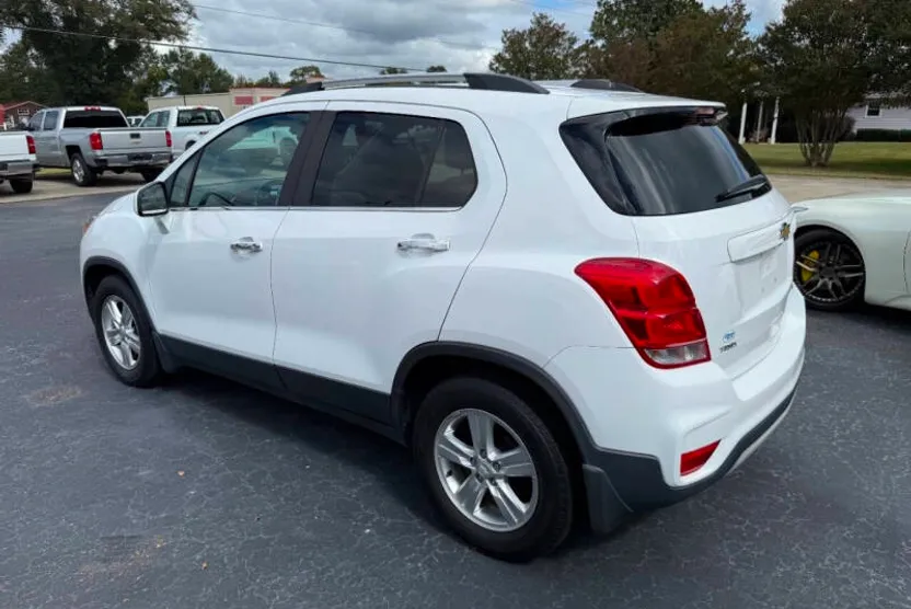 2019 Chevrolet Trax LT photo 1