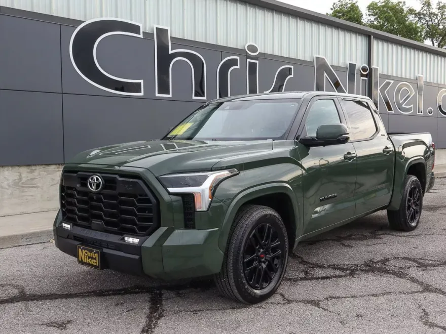 2022 Toyota Tundra SR5 photo 1