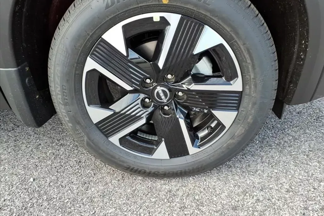 2026 Nissan Kicks SV photo 1