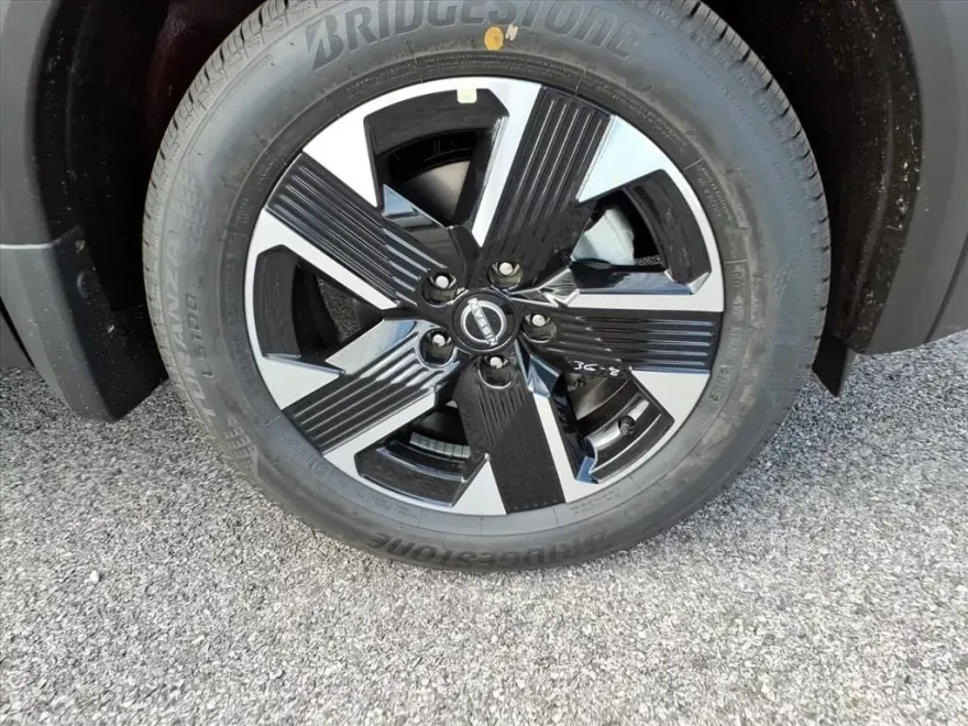 2026 Nissan Kicks SV photo 1