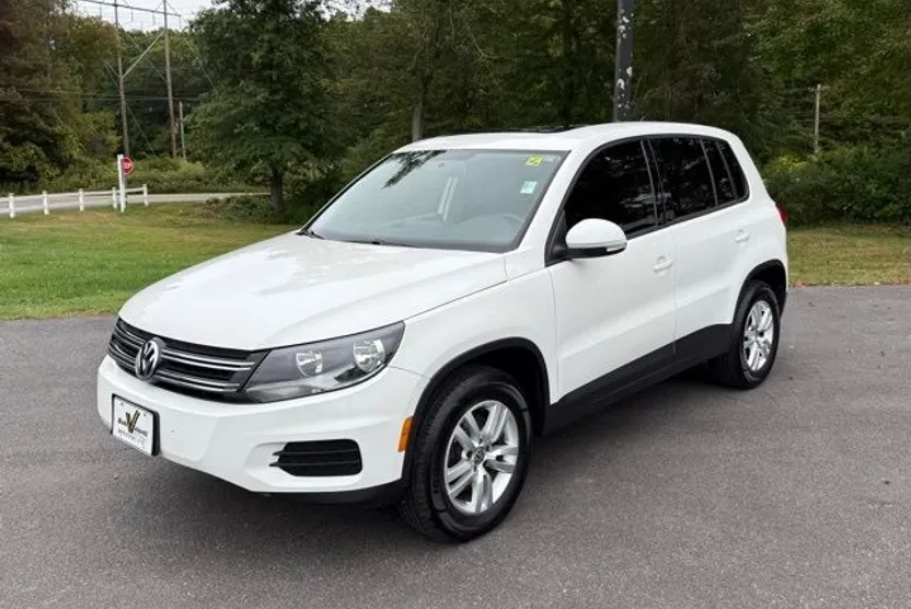 2012 Volkswagen Tiguan photo 1