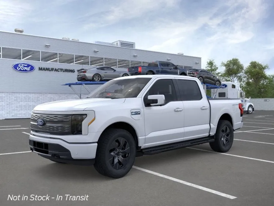 2025 Ford F-150 Lightning Lariat photo 1