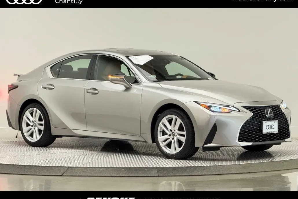 2021 Lexus IS 300 photo 1