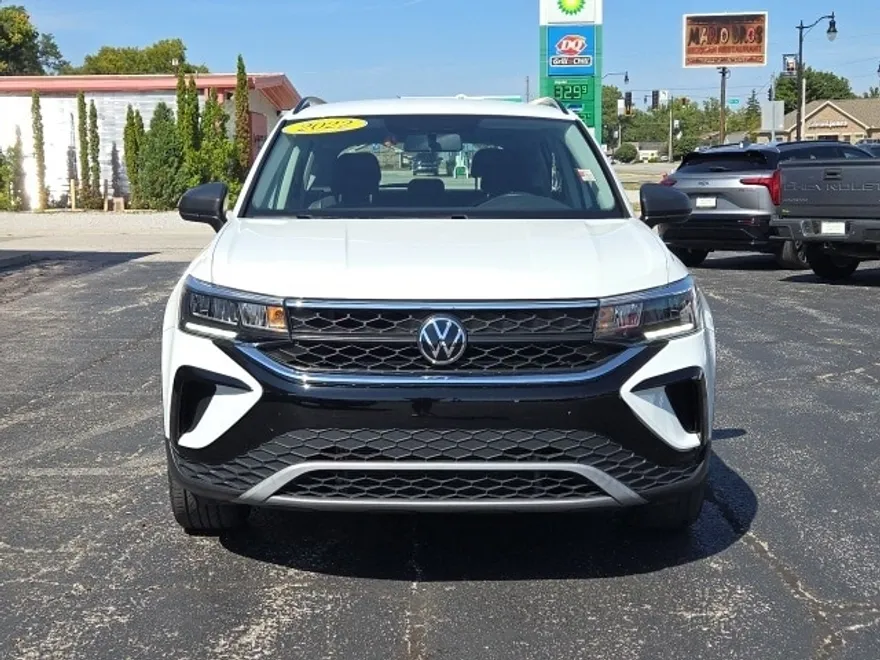 2022 Volkswagen Taos S photo 1