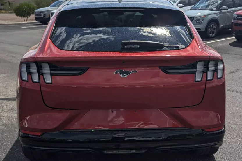 2022 Ford Mustang Mach-E Premium photo 1