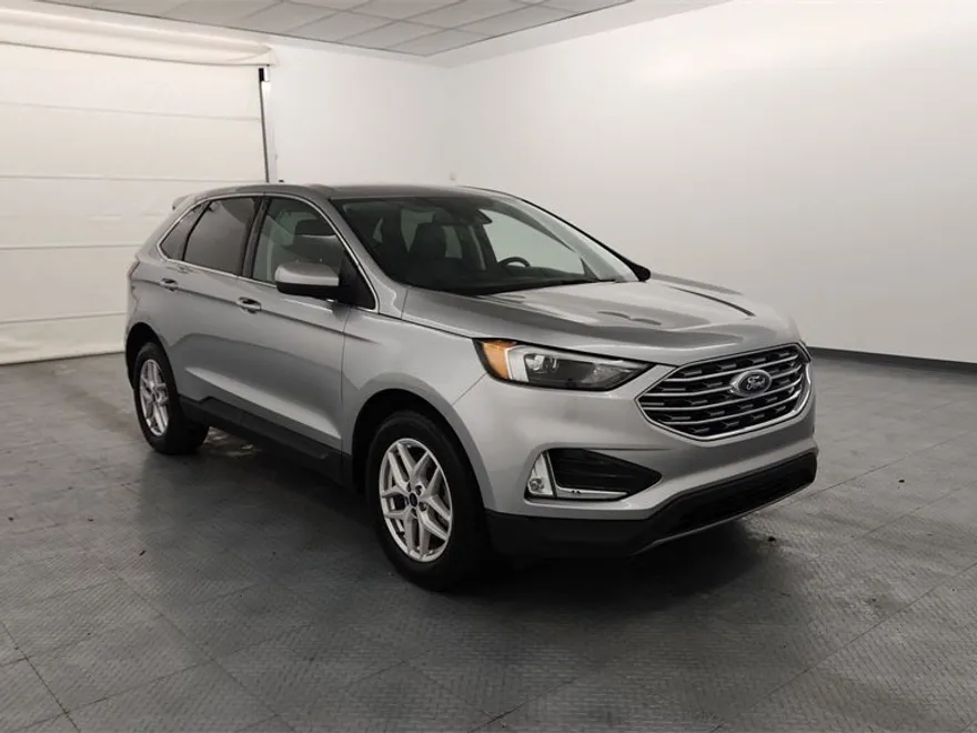 2022 Ford Edge SEL photo 1
