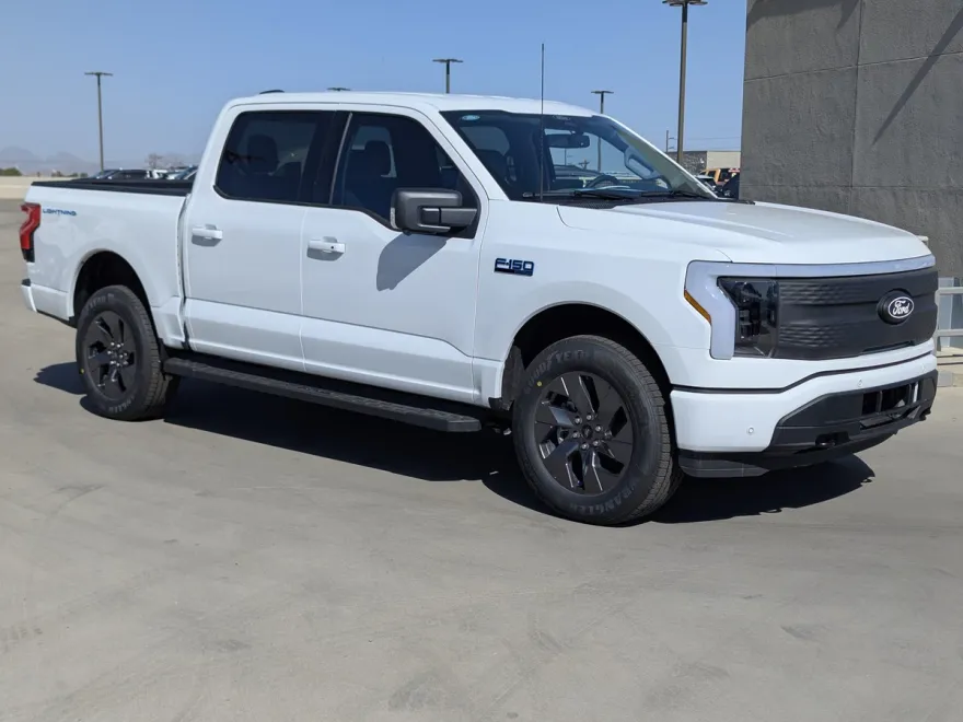 2025 Ford F-150 Lightning photo 1