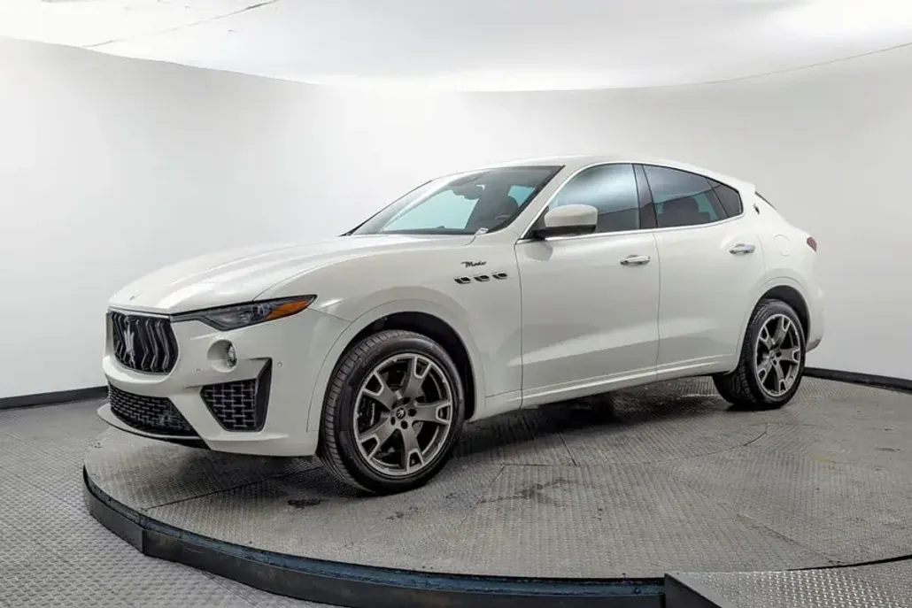 2023 Maserati Levante Modena S photo 1