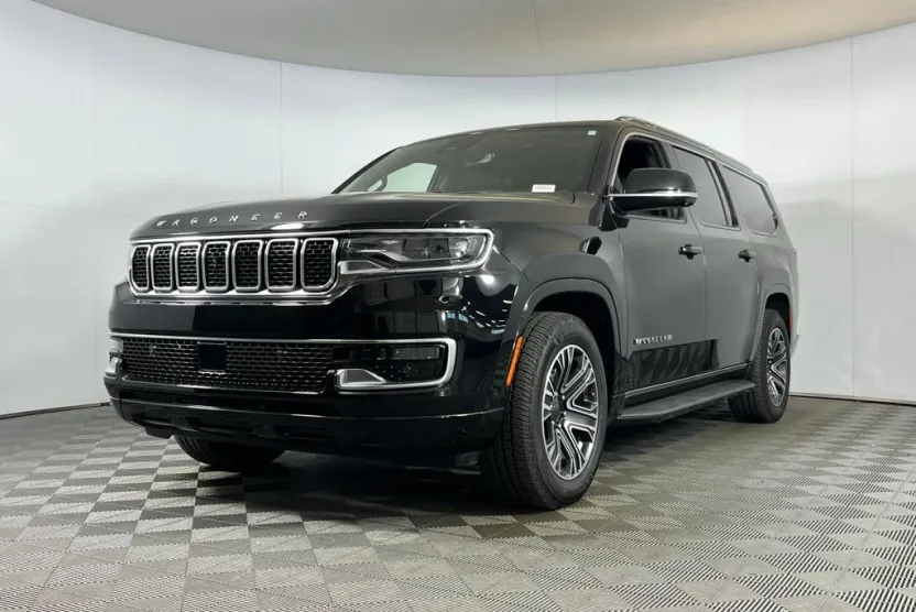 2023 Jeep Wagoneer L Base photo 1