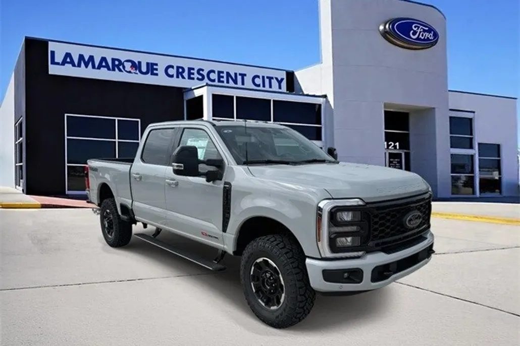 2025 Ford F-350 photo 1