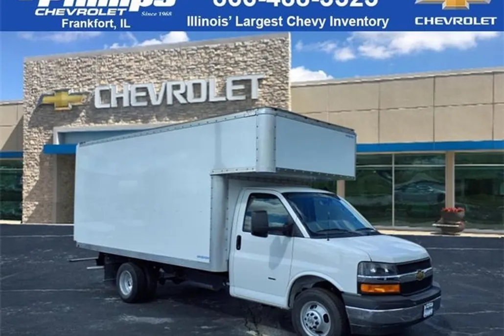 2025 Chevrolet Express 3500 Cutaway Van photo 1