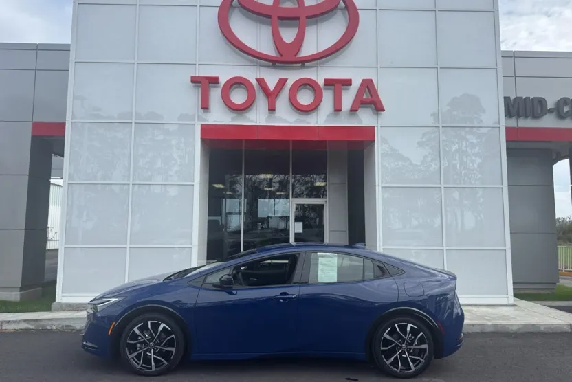 2025 Toyota Prius Prime XSE photo 1