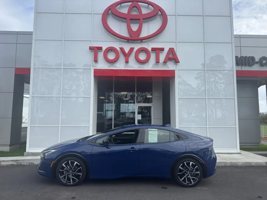 2025 Toyota Prius Prime XSE photo 1
