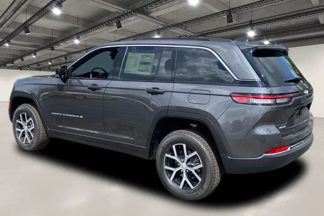 2025 Jeep Grand Cherokee Limited photo 1