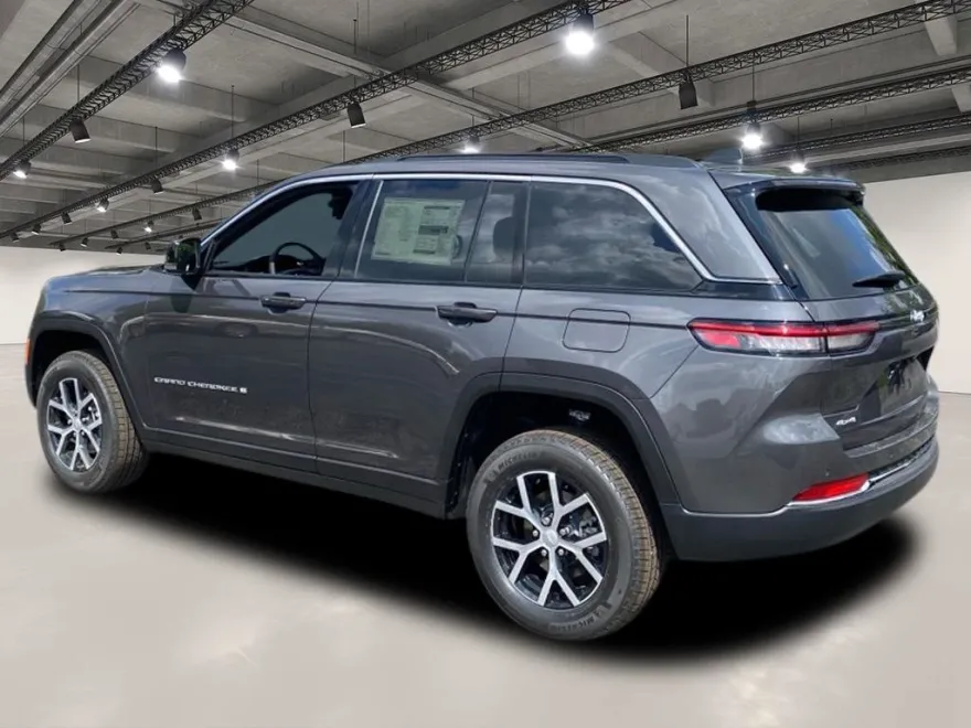 2025 Jeep Grand Cherokee Limited photo 1