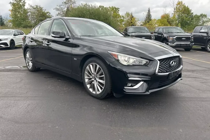 2018 Infiniti Q50 3.0t LUXE photo 1