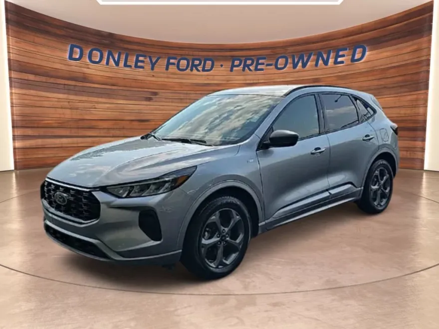 2023 Ford Escape ST-Line photo 1