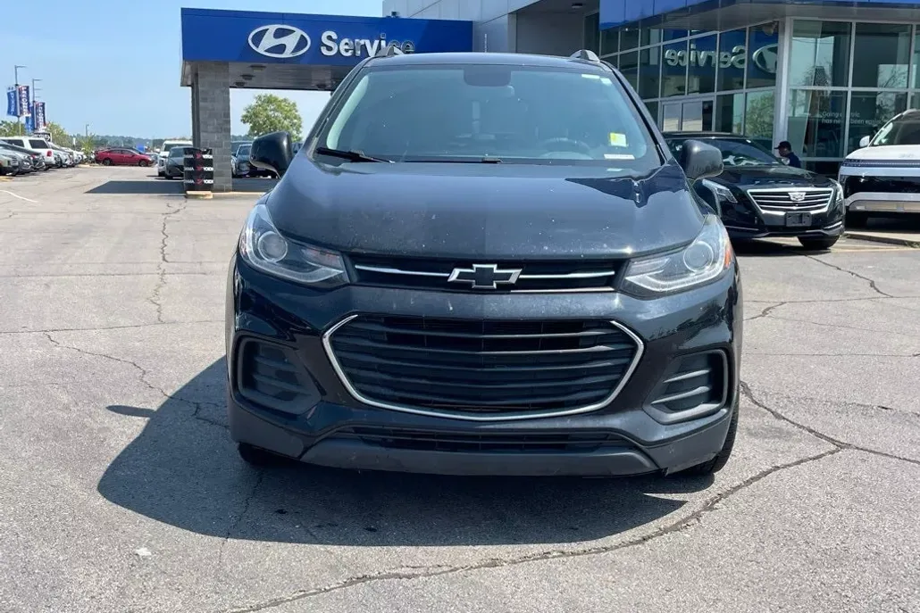 2021 Chevrolet Trax LT photo 1