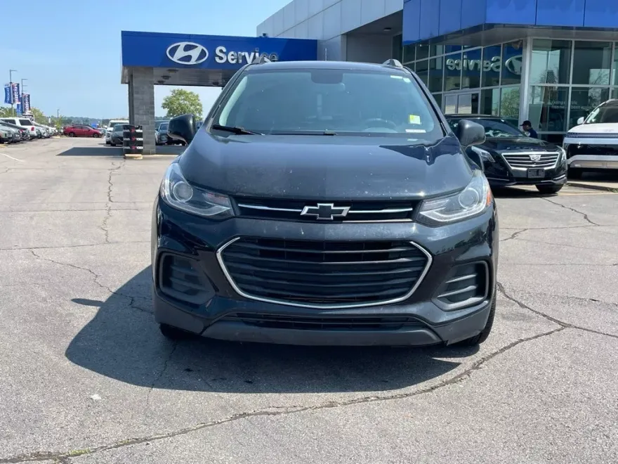 2021 Chevrolet Trax LT photo 1