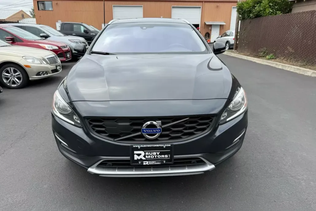 2015 Volvo V60 T5 Cross Country photo 1