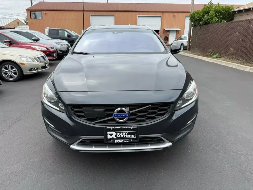 2015 Volvo V60 T5 Cross Country photo 1