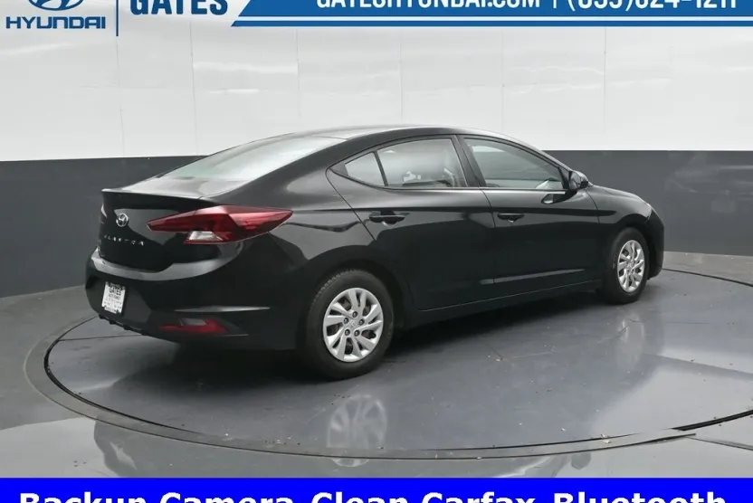 2019 Hyundai Elantra SE photo 1