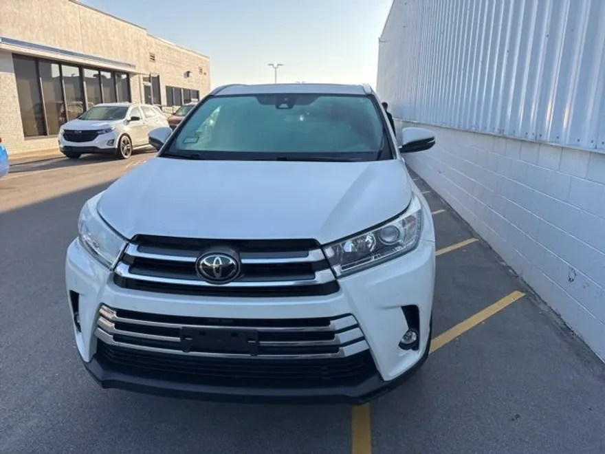 2019 Toyota Highlander Limited photo 1