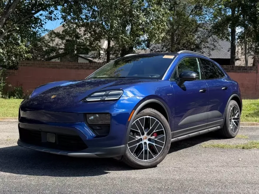 2025 Porsche Macan Electric photo 1