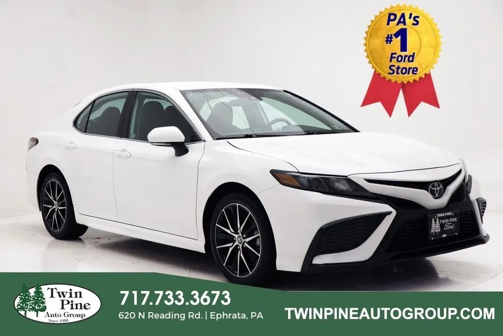 2024 Toyota Camry SE photo 1