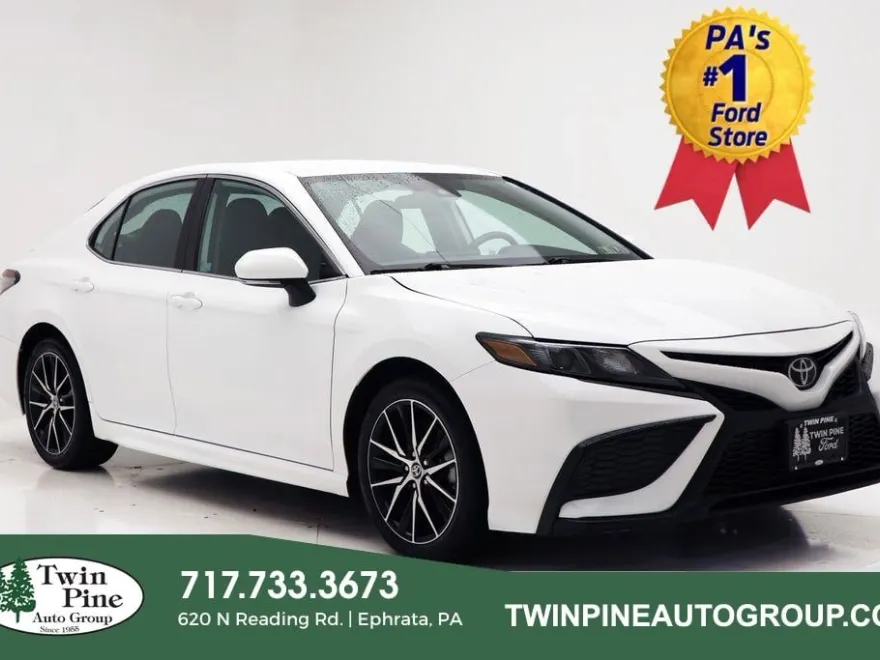 2024 Toyota Camry SE photo 1