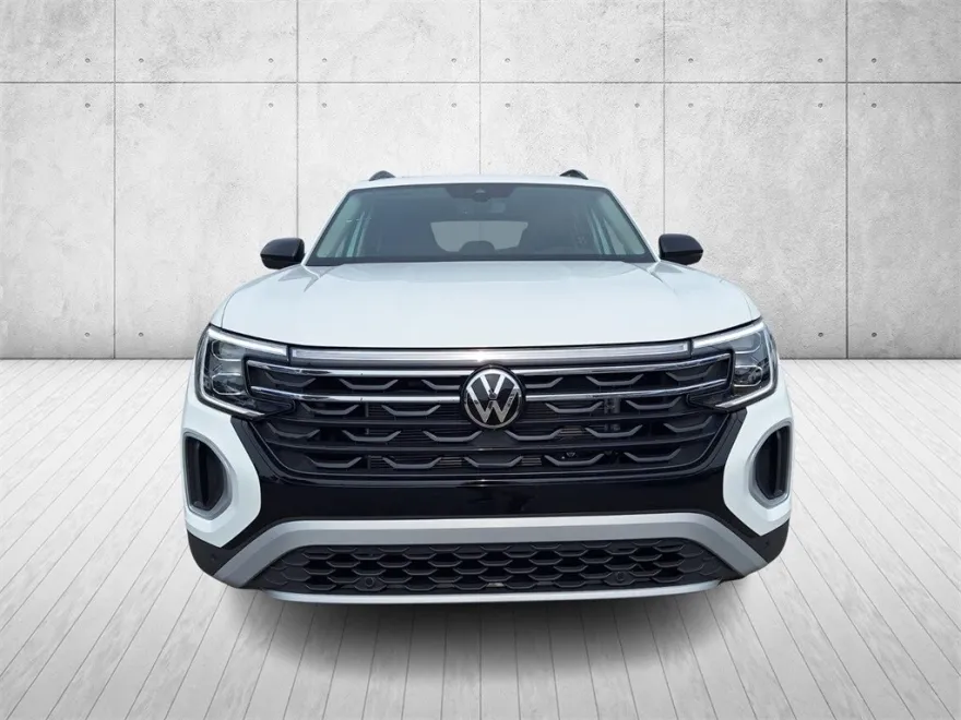 2025 Volkswagen Atlas SE Technology Peak Edition photo 1