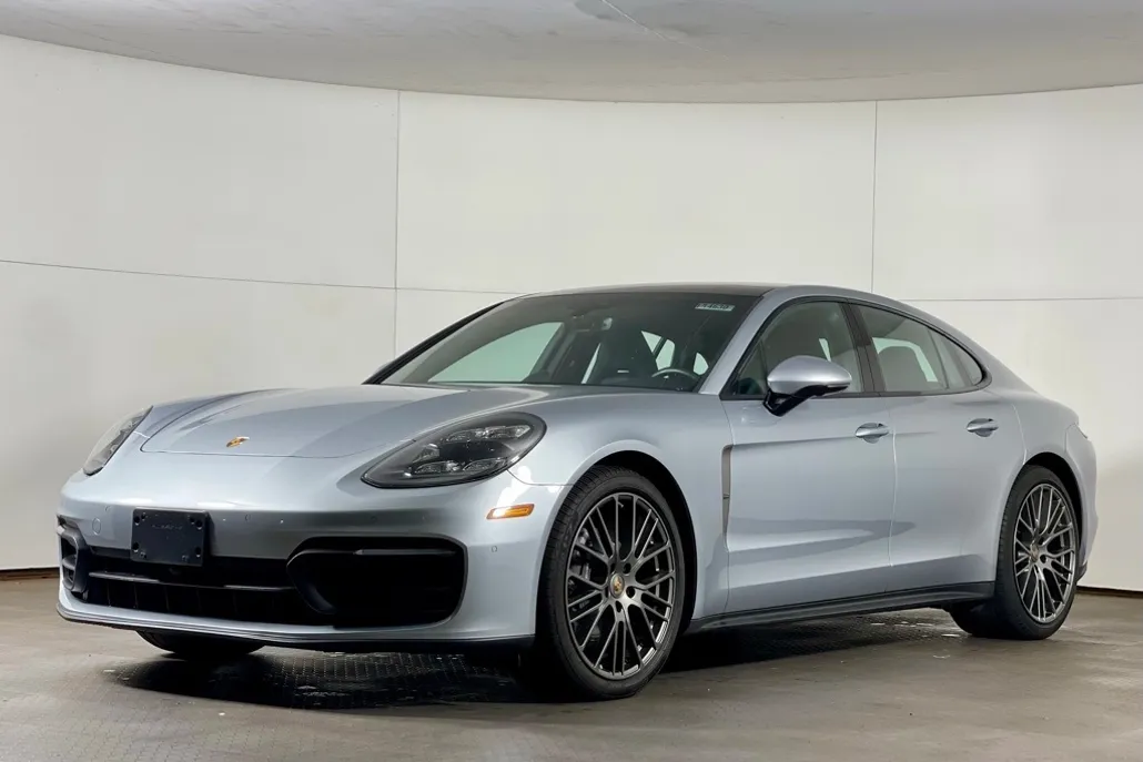 2022 Porsche Panamera 4 Platinum photo 1